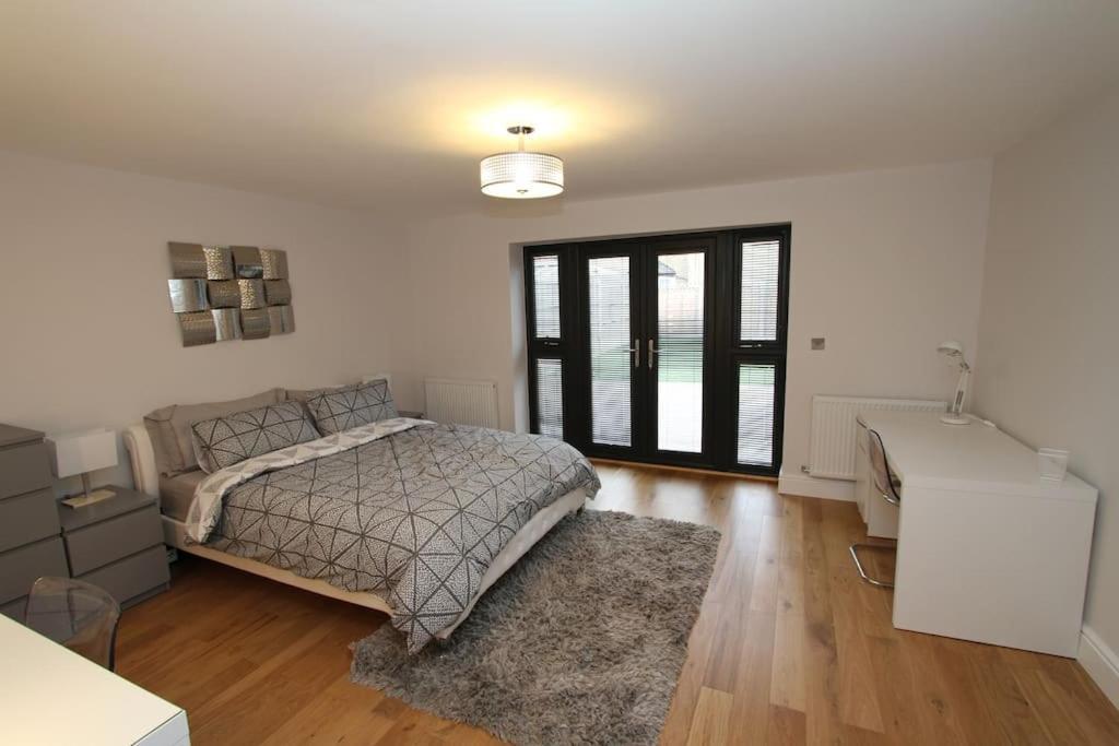 Lovely One Bed Apartment-Near All Transport-Village-Freeparking London Eksteriør bilde