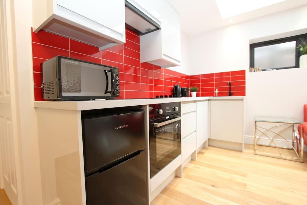 Lovely One Bed Apartment-Near All Transport-Village-Freeparking London Eksteriør bilde